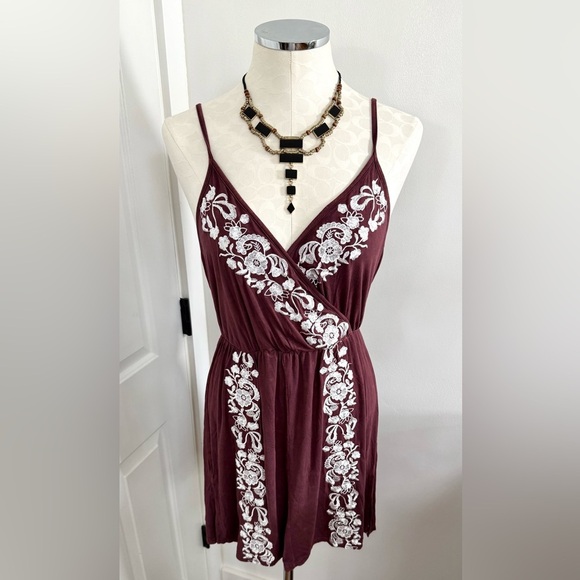 POL Embroidered Dress - Picture 7 of 8